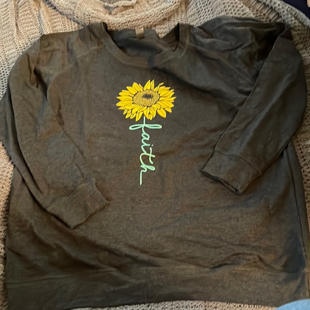 Instant message brand faith sweatshirt. Size 3X.